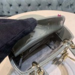 2022年6月春夏人気新作高品質 Lady Dior 17cmM0505ディオール バッグ .SIZE: 17*7.5*14