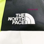 2022年8月人気新作入荷高品質 SUPREME & The North Face アウター