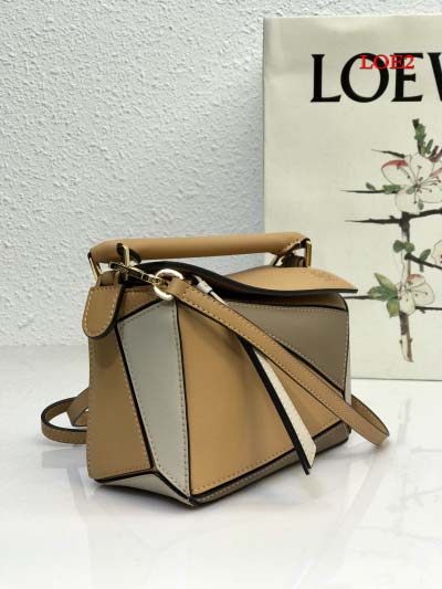 2023早春新作入荷原版復刻 LOEWE バッグ LOE2工場 SIZE:18×12.5×8cm