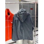 2023年秋冬最新の高品質モンクレール綿入れの服アウター520工場