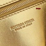 2024年原版復刻新作入荷 Bottega Veneta バッグdy工場 size:21.5.*13.5*4.5cm