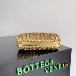 2024年原版復刻新作入荷 Bottega Veneta バッグ dy工場 size:20.5*6*12.5