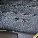 2024年原版復刻新作入荷 Bottega Veneta バッグjing工場 size:18x9x3.5