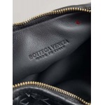 2024年原版復刻新作入荷 Bottega Veneta バッグ DY工場 size:24.5*7*19cm