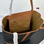 2024年3月27日人気新作入荷 CELINE ブランドバッグ yue工場31.5×31.5×16cm