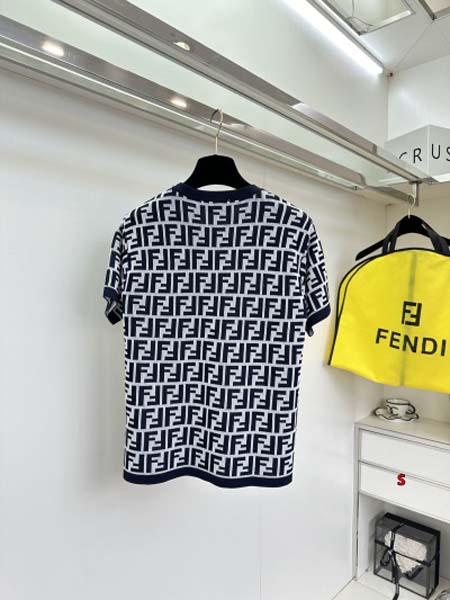 2024年5月28日夏季新作入荷FENDI半袖 Tシャツ S工場