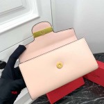 2024年6月3日人気新作入荷Valentino 財布 yue工場19*10*2