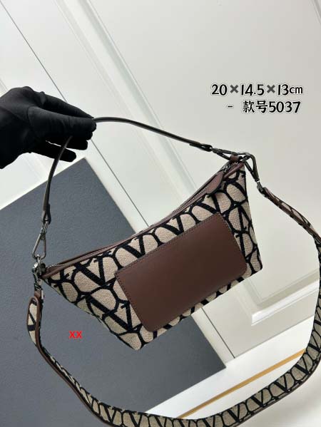 2024年8月2日新品入荷VALENTINO バッグ XX工場 20*14.5*13cm: