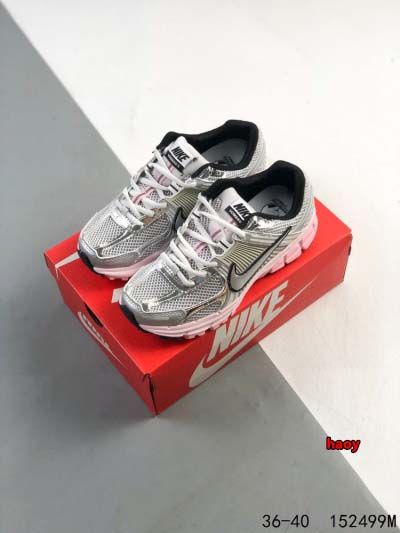 2024年8月28日秋冬新品入荷 NIKE スニーカー haoy工場