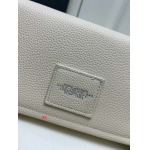 2024年8月2日新品入荷MARC JACOBS  バッグ XX工場 SIZE:20.5X12X5CM