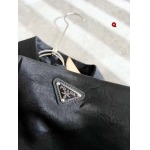 2024年8月12日早秋高品質新作入荷  PRADA 半袖 Tシャツ Q工場