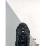 2024年8月28日秋冬新品入荷 NIKE スニーカー haoy工場