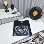 2024年9月23日早秋新品入荷ヴェルサーチ 半袖 Tシャツ FF工場