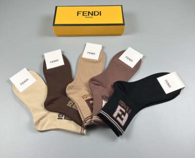 2024年秋冬新品人気 FENDI  靴下一箱5足セット