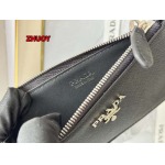 2024年11月1日秋冬新品入荷PRADA 財布 カードパック zhy工場