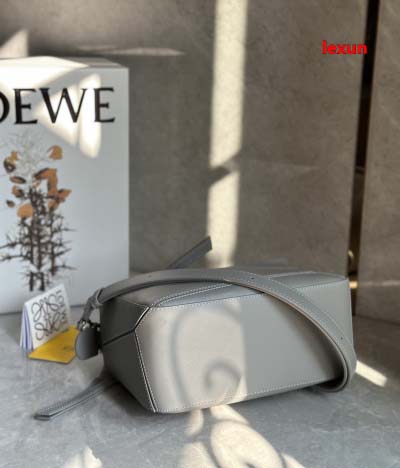 2025年早春新品入荷 LOEWE 本革 バッグ lexun工場size:24*10*14cm