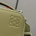 2025年早春新品入荷 LOEWE 本革 バッグ lexun工場size：18*7*13cm