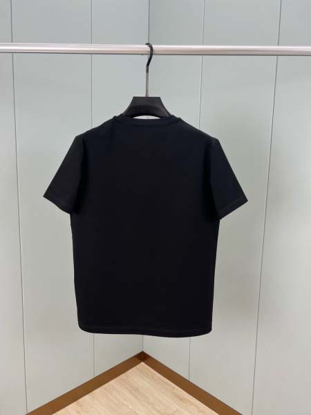 2025年4月19日入荷新作Prada半袖Tシャツ 超厳選★誕生日プレゼント/結婚祝い/内祝い/贈り物/YI+YI工場S-XXL