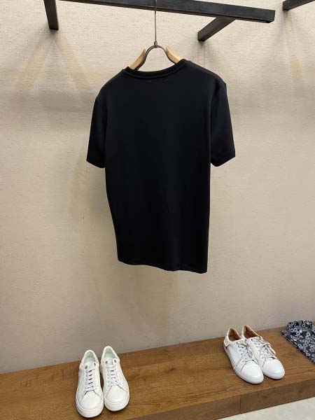 2025年4月19日入荷新作Fendi半袖Tシャツ 超厳選★誕生日プレゼント/結婚祝い/内祝い/贈り物/YI+YI工場S-XXL