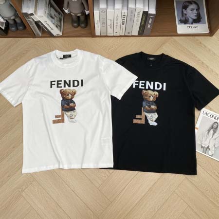 2025年4月19日入荷新作FENDI半袖Tシャツ 超厳選★誕生日プレゼント/結婚祝い/内祝い/贈り物/YI+YI工場S～XL