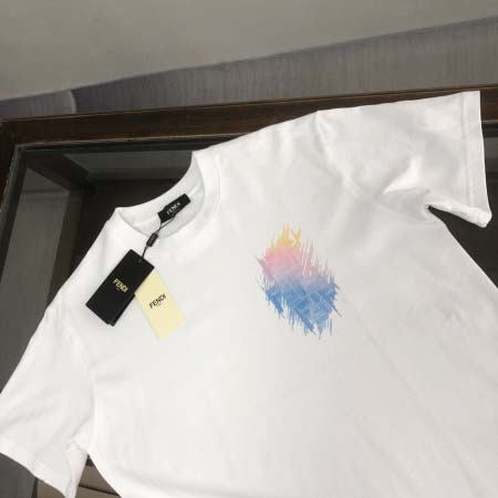 2025年4月20日入荷新作Fendi半袖Tシャツ 超厳選★誕生日プレゼント/結婚祝い/内祝い/贈り物/YI+YI工場S-XL
