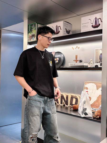 2025年4月21日入荷新作loewe半袖 Tシャツ★誕生日プレゼント/結婚祝い/内祝い/贈り物/YI+YI工場S-XXL