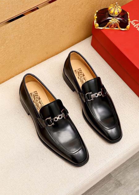 2025年4月11日入荷新品Ferragamoカジュアルシュ...