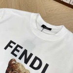 2025年4月19日入荷新作FENDI半袖Tシャツ 超厳選★誕生日プレゼント/結婚祝い/内祝い/贈り物/YI+YI工場S~XL