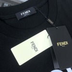 2025年4月20日入荷新作Fendi半袖Tシャツ 超厳選★誕生日プレゼント/結婚祝い/内祝い/贈り物/YI+YI工場S~XL