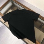 2025年4月20日入荷新作Fendi半袖Tシャツ 超厳選★誕生日プレゼント/結婚祝い/内祝い/贈り物/YI+YI工場S～XL