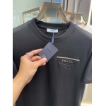 2025年5月22日入荷新作Prada半袖Tシャツ 原版复刻高級品香港の会社超厳選★入手困難/誕生日プレゼント/yinx工場