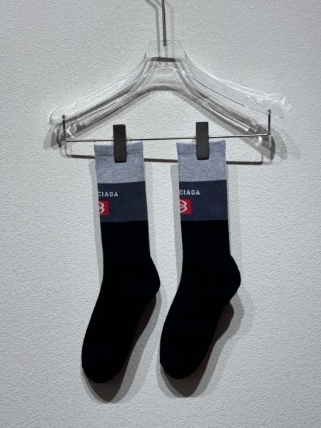 2025年5月27日入荷新作Balenciaga 長い靴下 ...