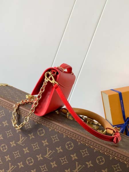 2025年6月26日Louis Vuitton バッグWallet On Chain Capucines  LV  Monogram Monogram :M12405:23CMx12CMx4CM 高品質人気の新作/誕生日プレゼント/SQ工場