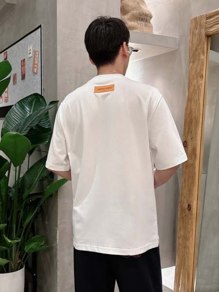 2025年6月30日入荷新作Louis Vuitton半袖Tシャツ 高级品超厳選★入手困難/誕生日プレゼント/MF工場
