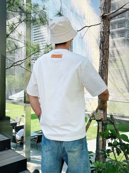 2025年6月30日入荷新作Louis Vuitton半袖Tシャツ 高级品超厳選★入手困難/誕生日プレゼント/MF工場