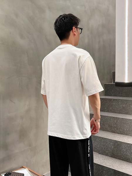 2025年6月30日入荷新作Prada半袖Tシャツ 高级品超厳選★入手困難/誕生日プレゼント/MF工場