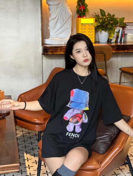 2025年6月6日入荷新作FENDI半袖 Tシャツ誕生日プレ...