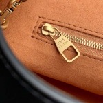 2025年6月26日入荷Louis Vuitton バッグ Monogram:M13148:30CMx18CMx12CM 高品質人気の新作/誕生日プレゼント/SQ工場