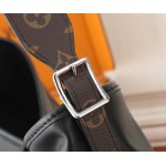 2025年6月26日Louis Vuitton バッグ CarryAll Dark  2024 :M25143:39CMx30CMx15CM 高品質人気の新作/誕生日プレゼント/SQ工場