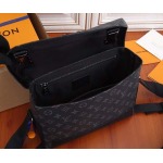 2025年6月26日Louis Vuitton バッグ Messenger PM Voyager  Monogram Eclipse Monogram EclipseEpi:M40511: 33CMx22.5CMx11CM 高品質人気の新作