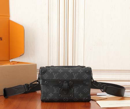 2025年6月26日Louis Vuitton バッグ Monogram Eclipse  Tumbler Monogram Eclipse :M11743:19CMx15CMx7CM 高品質人気の新作/誕生日プレゼント/SQ工場