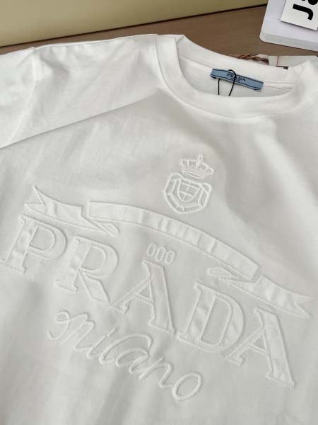 2025年7月10日入荷新作Prada半袖Tシャツ 高级品超厳選★入手困難/誕生日プレゼント/SUS工場XS-L