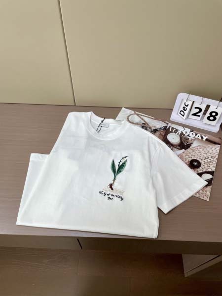 2025年7月10日入荷新作LOUIS VUITTON半袖Tシャツ 高级品超厳選★入手困難/誕生日プレゼント/SUS工場XS-L
