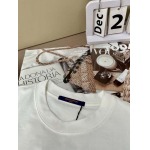 2025年7月10日入荷新作LOUIS VUITTON半袖Tシャツ 高级品超厳選★入手困難/誕生日プレゼント/SUS工場XS-L