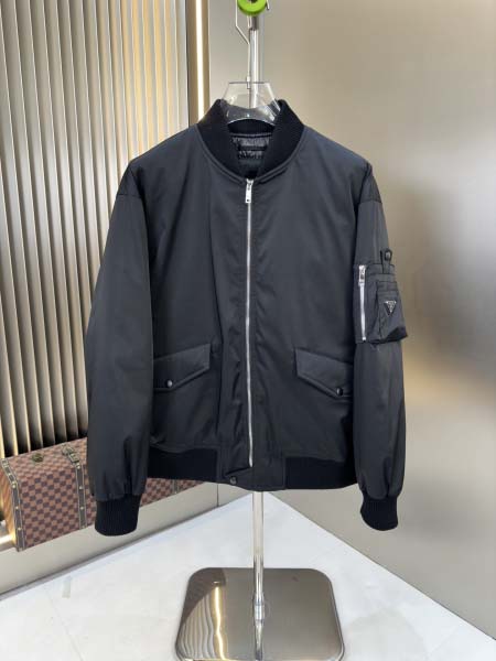 2025年8月23日入荷新作Prada秋冬ダウンジャケット高...