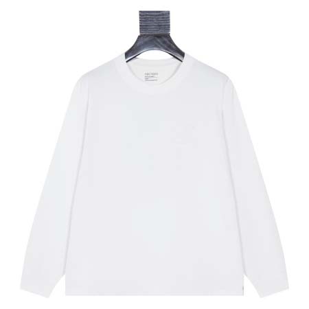 2025年8月24日秋冬入荷新作ARCTERYX長袖Tシャツ...