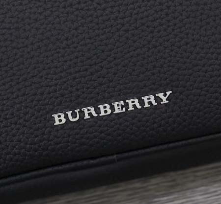 2025年9月5日入荷新作Burberry/人気/本革/バッグ 人気 おすすめ 父の日 誕生日/ギフト プレゼント 結婚式男友達の誕生日プレゼント