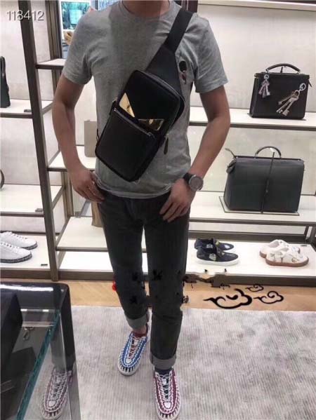 2025年9月5日入荷新作FENDI/人気/本革/バッグ 人気 おすすめ 父の日 誕生日/ギフト プレゼント 結婚式男友達の誕生日プレゼント