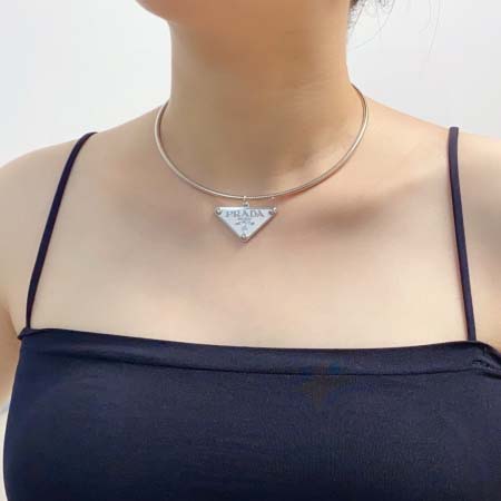 2025年9月25日入荷新品PRADAネックレスギフト/誕生日/記念品/アクセサリーxin工場