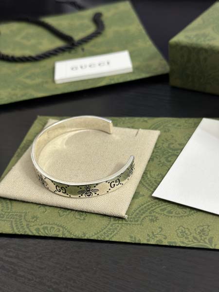 2025年9月25日入荷新品Gucci腕輪/ブレスレットギフト/誕生日/記念品/アクセサリーxin工場